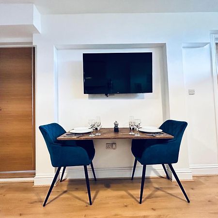 Private 2 Bed Guest House - Van Parking, M25 & A1 Connections Potters Bar Exterior foto