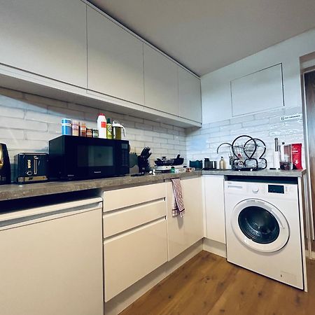 Private 2 Bed Guest House - Van Parking, M25 & A1 Connections Potters Bar Exterior foto