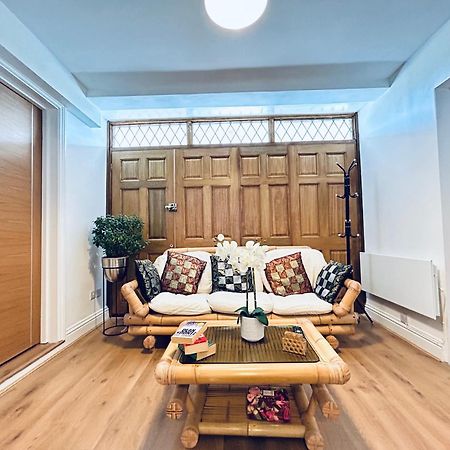 Private 2 Bed Guest House - Van Parking, M25 & A1 Connections Potters Bar Exterior foto