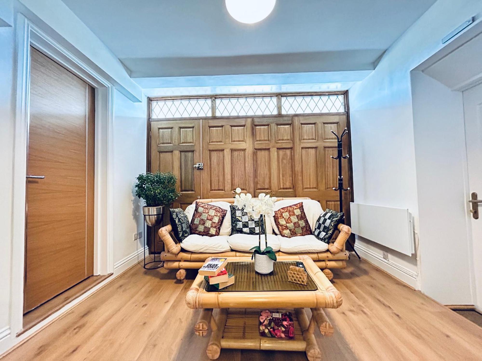 Private 2 Bed Guest House - Van Parking, M25 & A1 Connections Potters Bar Exterior foto